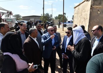 محافظ الفيوم يتابع ميدانياً حملة لإزالة مباني مخالفة بحي جنوب