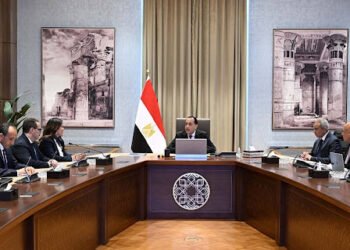 رئيس الوزراء يجتمع مع وزيرة الإسكان لاستعراض الموقف التنفيذي لعددٍ من المشروعات