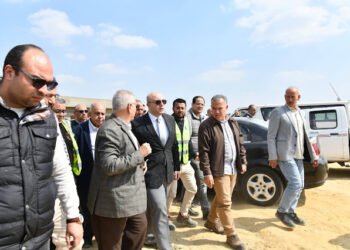 محافظ الفيوم يتفقد سير العمل بمشروع إعادة تأهيل محطة معالجة الصرف الصناعي بكوم أوشيم