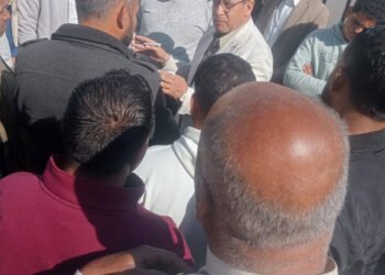 تنفيذًا لتوجيهات محافظ الفيوم.. السكرتير العام المساعد يتفقد موقف سيلا والعدوة للتأكد من الالتزام بالتعريفة...
