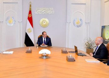 الرئيس السيسي يشدد على ضرورة مواصلة العمل على توطين صناعة النقل وتطوير شبكة الموانئ المصرية