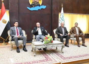 استعداداً لاستقبال عيد الفطر المبارك.. محافظ الفيوم يوجه برفع درجة التأهب القصوى بجميع مديريات الخدمات...