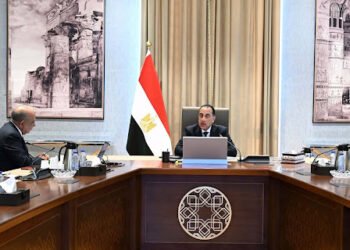 رئيس الوزراء يستعرض خطة إضافة مشروعات طاقة جديدة ومتجددة على الشبكة القومية