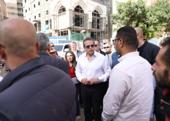 وزير الصحة يتفقد مشروع تطوير مستشفى أم المصريين ويوجه بدراسة زيادة أدوار مبنى العيادات