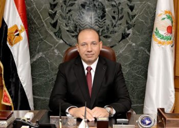 رئيس جامعة المنصورة يهنئ الأخوة الأقباط بعيد القيامة المجيد