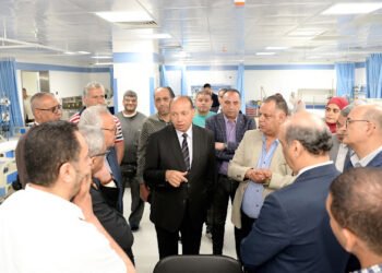 رئيس جامعة المنصورة يتابع ميدانيًّا تنفيذ وجاهزية مشروعات التطوير بالقطاع الطبي