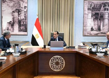 رئيس الوزراء يُتابع إجراءات دعم وتحفيز قطاع السياحة