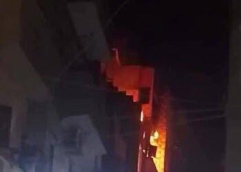 الدفع بـ 8 سيارات إطفاء للسيطرة على حريق بشقة سكنية بمنطقة الحواتم في الفيوم