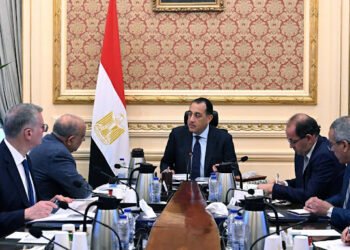 رئيس الوزراء يتابع الجهود الحكومية لتوفير المنتجات البترولية وتعزيز المخزون