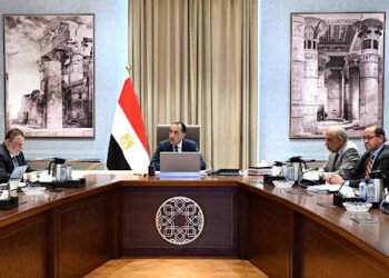 رئيس الوزراء يتابع خطة تدبير الاحتياجات المالية اللازمة لتوفير المزيد من احتياطيات الوقود قبل حلول...