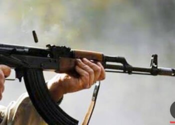 ولاد العم قطعوا بعض ..إصابة 5 أشخاص في مشاجرة بالأسلحة النارية في البلينا بسوهاج