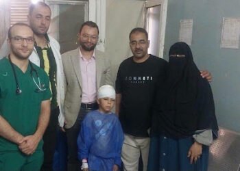 سقطت عليه مروحة السقف ..أطباء جراحة المخ والاعصاب بمستشفي الفيوم العام ينقذون طفلا من موت...