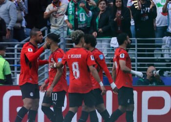 منتخب مصر يتعادل ايجابيا 1-1 مع إيران و يتأهل إلى الدور الــ 32 من كأس...