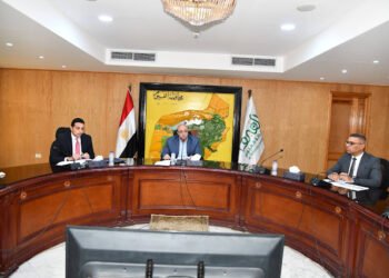 محافظ الفيوم يتابع الموقف التنفيذي لمشروعات القرض الأوروبي.. ويُشدد على تسريع وتيرة العمل والالتزام بالجداول...