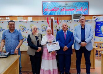 تقديرًا لتفوقهم وتميزهم العلمي.. مدير تعليم الفيوم يكرم أوائل الشهادة الإعدادية 2026