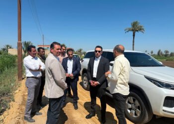 نائب محافظ الفيوم يتفقد مشروعات “حياة كريمة” بمركز يوسف الصديق.. ويعقد لقاءً لخدمة المواطنين بقرية...