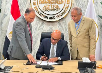 وزير التربية والتعليم يعتمد نتيجة امتحانات الثانوية العامة بنسبة نجاح 75.1% «النظام الجديد» و 72.1%...