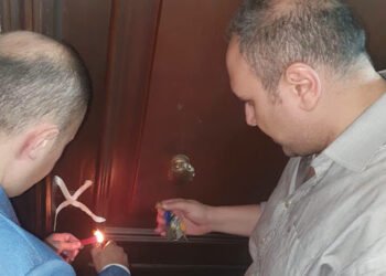 غلق مركز لزراعة الشعر ببني سويف وضبط شخصين عربيين يقومون بإدارته بدون ترخيص