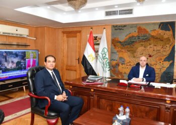 محافظ الفيوم يستقبل مدير مديرية التربية والتعليم الجديد لبحث خطط تطوير العملية التعليمية بالمحافظة