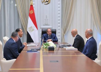 الرئيس السيسي يتابع الاستعدادات الجارية لبدء العام الدراسي الجديد في المدارس والمعاهد والجامعات المصرية