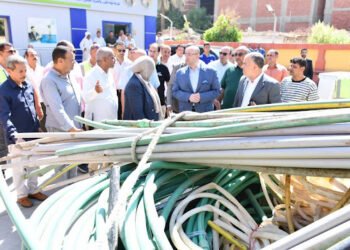 بسبب استخدامها في ري الأراضي الزراعية.. محافظ الفيوم إجراءات قانونية رادعة حيال المتعدين على خطوط...