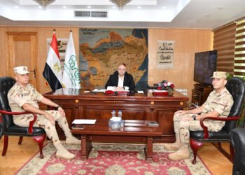 محافظ الفيوم يستقبل المستشار العسكري الجديد للمحافظة