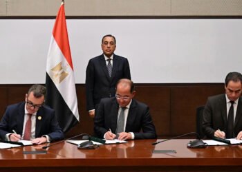رئيس الوزراء يشهد إنجازاً تاريخياً بتوقيع اتفاقية تسوية مديونية الهيئة الوطنية للإعلام بقيمة 88.3 مليار...