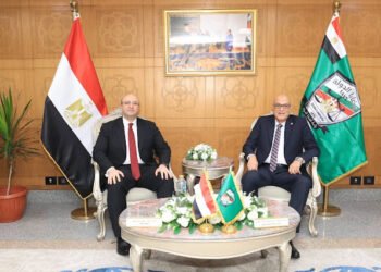 رئيس هيئة قضايا الدولة يستقبل محافظ الفيوم للتهنئة بتوليه رئاسة الهيئة