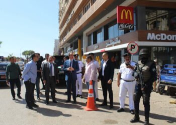 مدير أمن سوهاج يقود حملات مرورية لإعادة الانضباط بشوارع المدينة