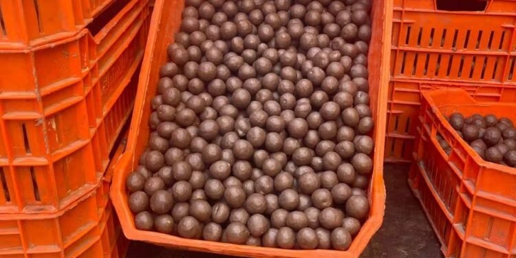 تموين الفيوم ضبط 760 كيلو شيكولاتة مجهولة المصدر وغير صالحة للاستهلاك الآدمى قبل طرحها بالأسواق