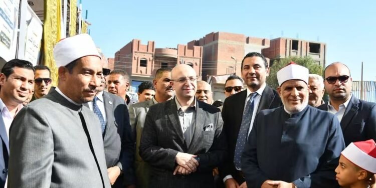 محافظ الفيوم يتفقد أعمال مبادرة "فيوم الخير" للتنمية الشاملة بقرية السنباط