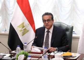وزير الصحة يتابع تقديم الخدمات الإسعافية والطبية لمصابي حادث تصادم بالطريق الأوسطي في محافظة الجيزة